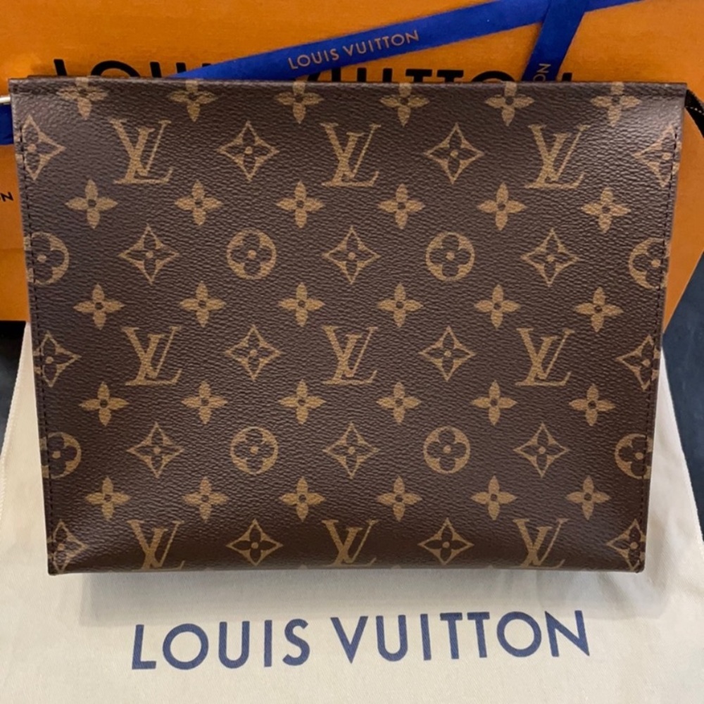 Makeup bag 26
